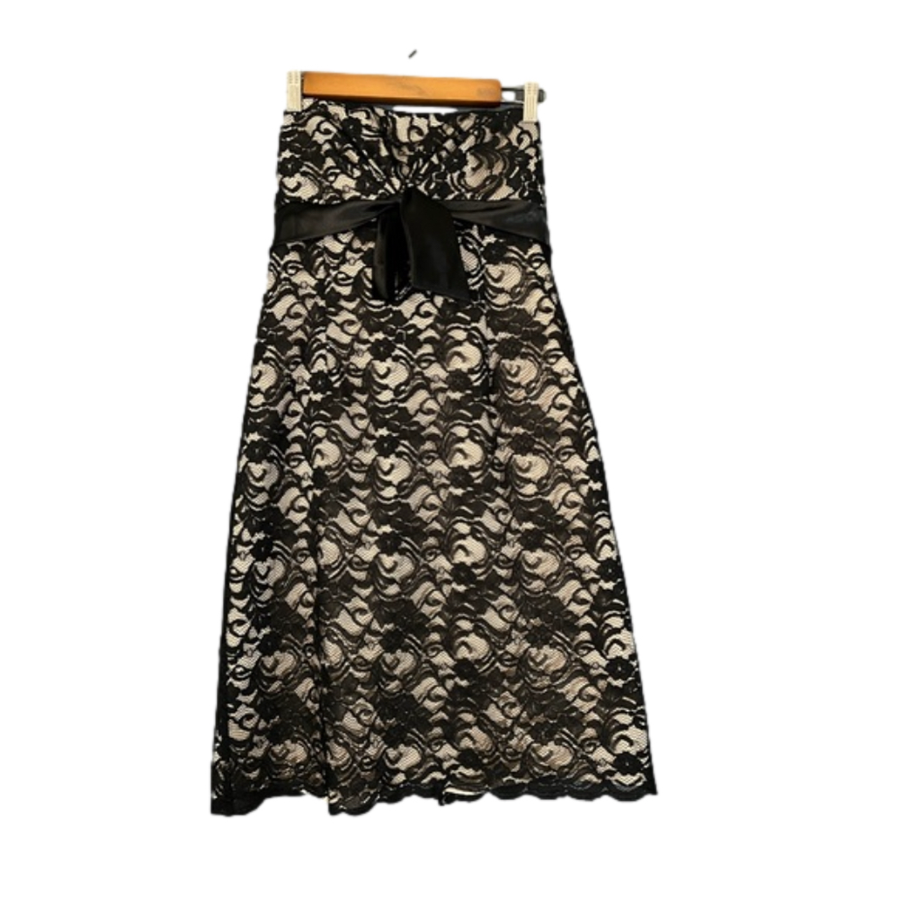 White House Black Market Ivory and Black Lace cocktail dress in Size 4